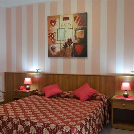 Hotel Facioni Pomezia Zewnętrze zdjęcie