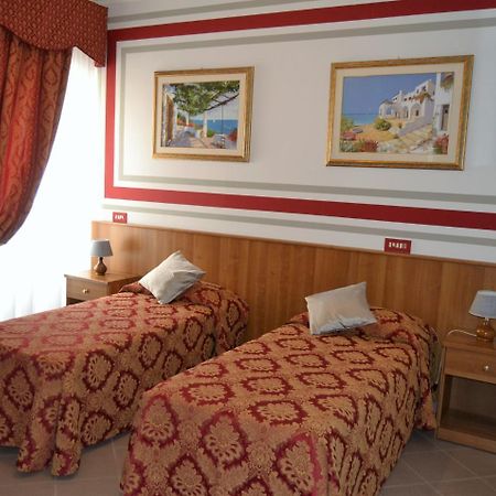 Hotel Facioni Pomezia Zewnętrze zdjęcie