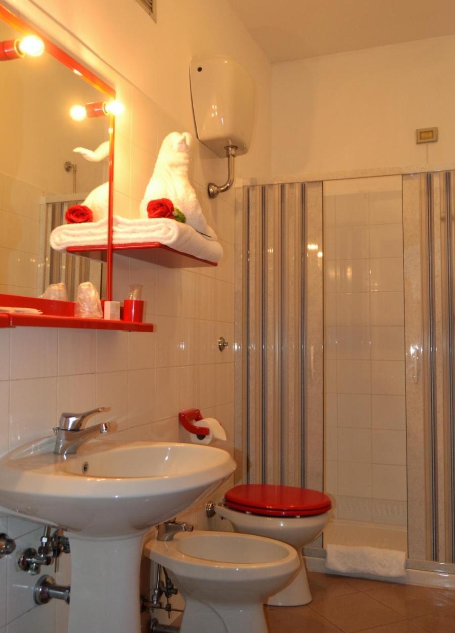 Hotel Facioni Pomezia Zewnętrze zdjęcie