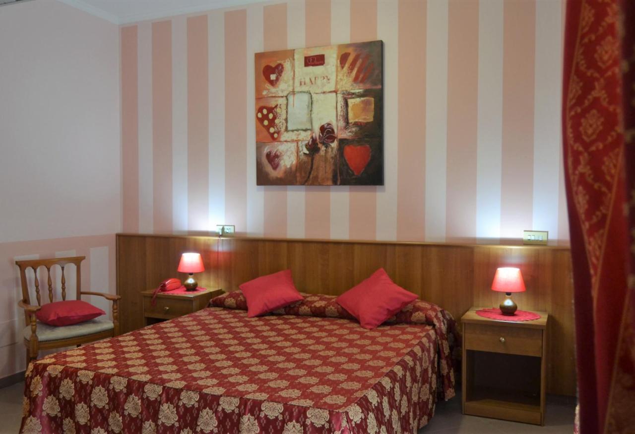 Hotel Facioni Pomezia Zewnętrze zdjęcie