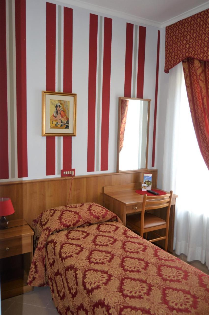 Hotel Facioni Pomezia Zewnętrze zdjęcie