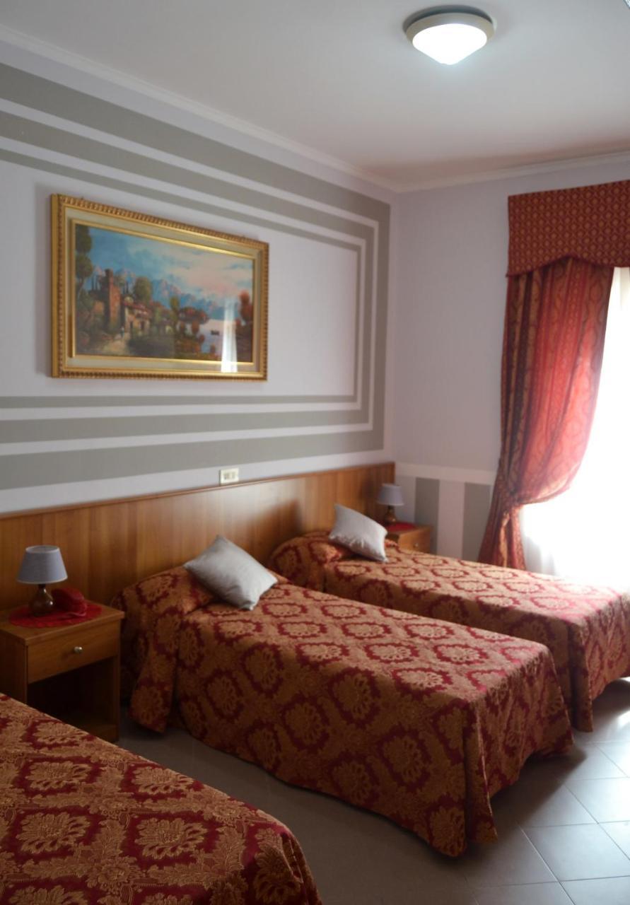 Hotel Facioni Pomezia Zewnętrze zdjęcie