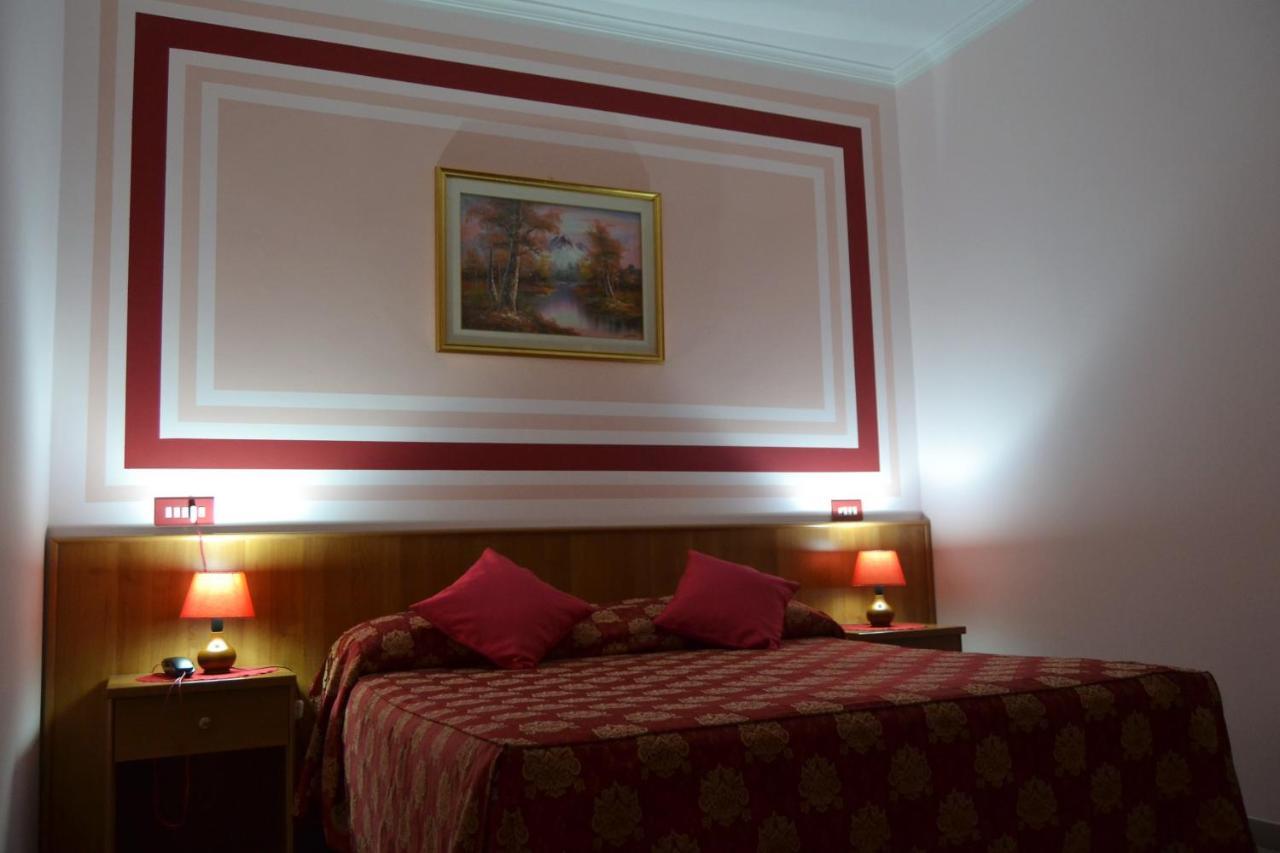 Hotel Facioni Pomezia Zewnętrze zdjęcie